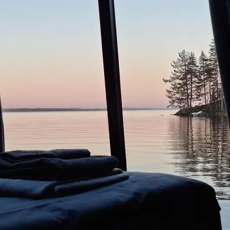 Laivamajoitukset Kolin Aurorahut Kolin kylä