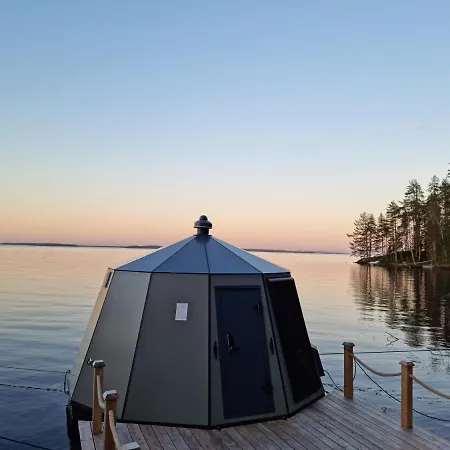 Kolin Aurorahut Laivamajoitukset Kolin kylä